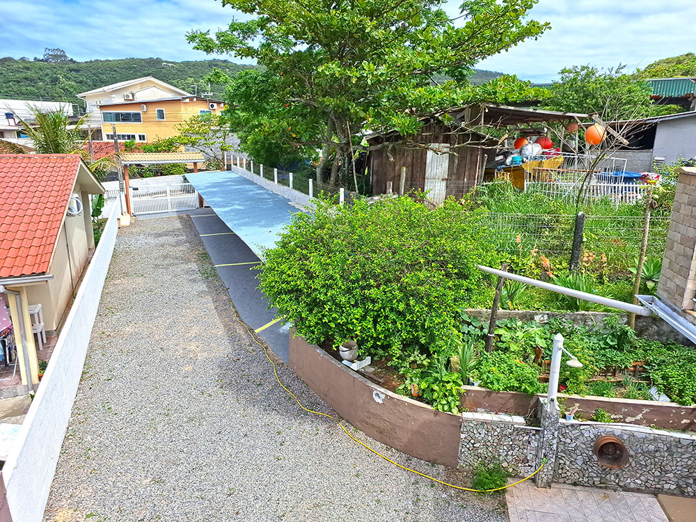 P&aacute;tio murado e fechaddo