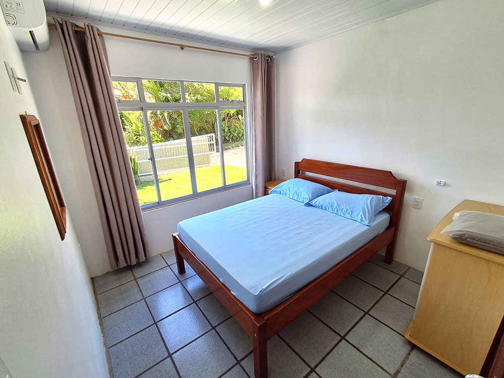 Dormit&oacute;rio 04