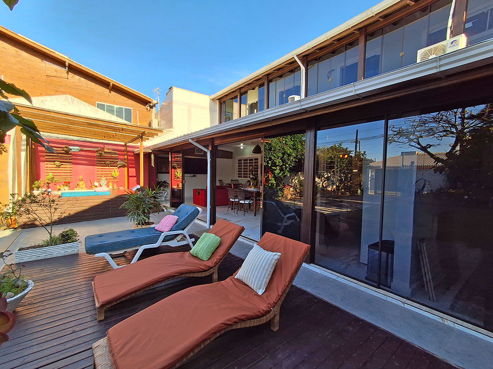 Deck com espregui&ccedil;adeiras