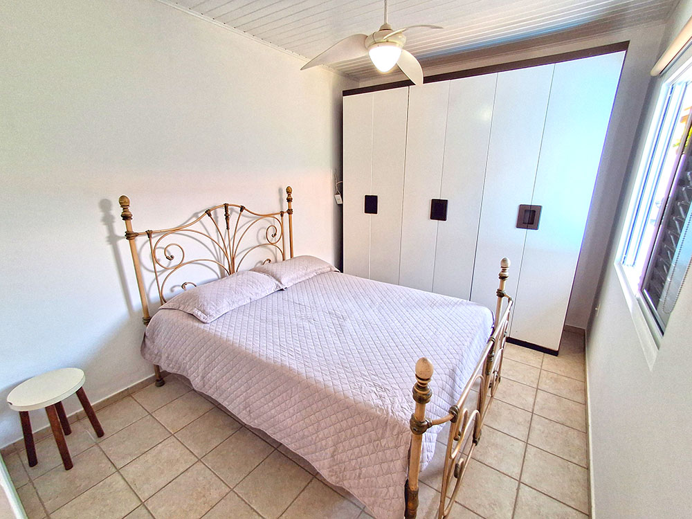 Dormit&oacute;rio 02 (su&iacute;te)