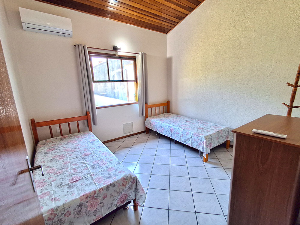 Dormit&oacute;rio 02