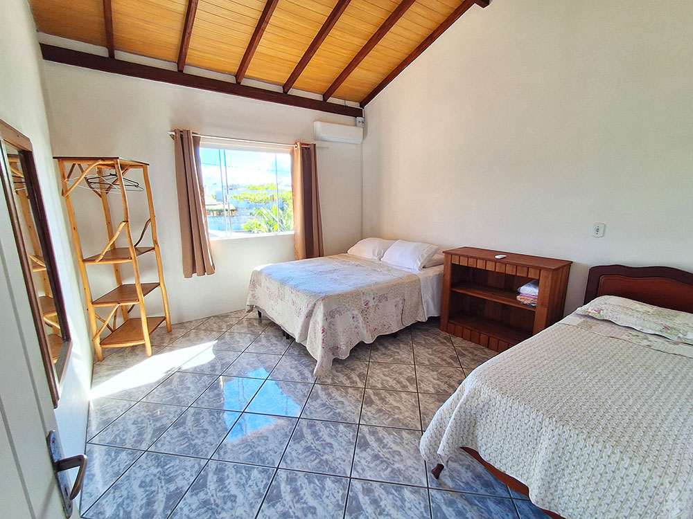 Dormit&oacute;rio 01