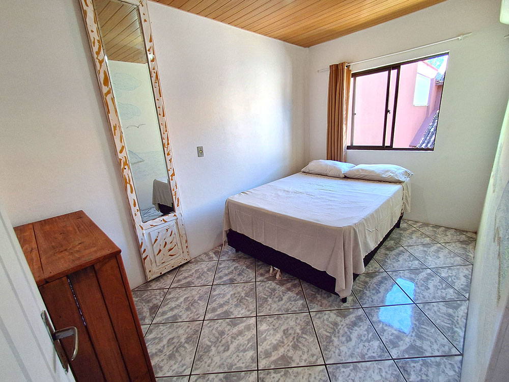 Dormit&oacute;rio 02