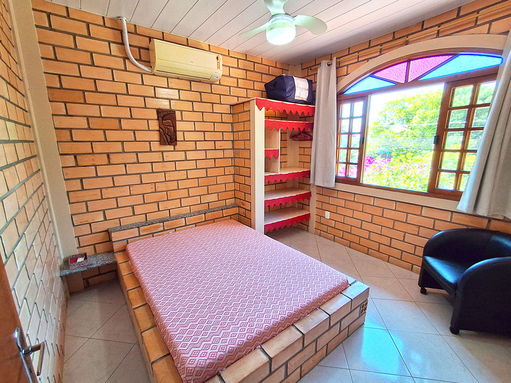 Dormit&oacute;rio 01